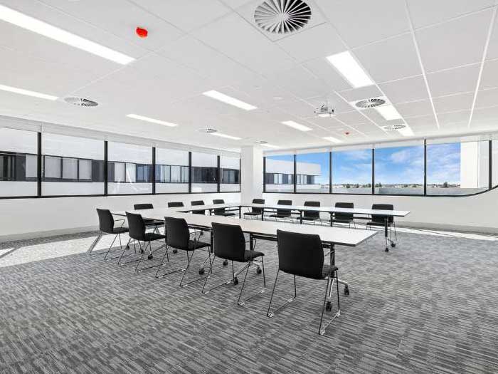 Ceramic bathtub case 10